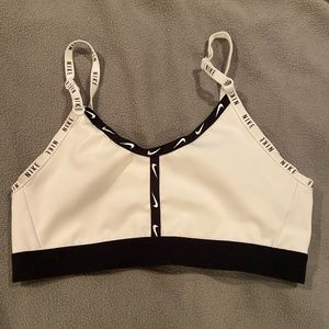Nike pro sports bra